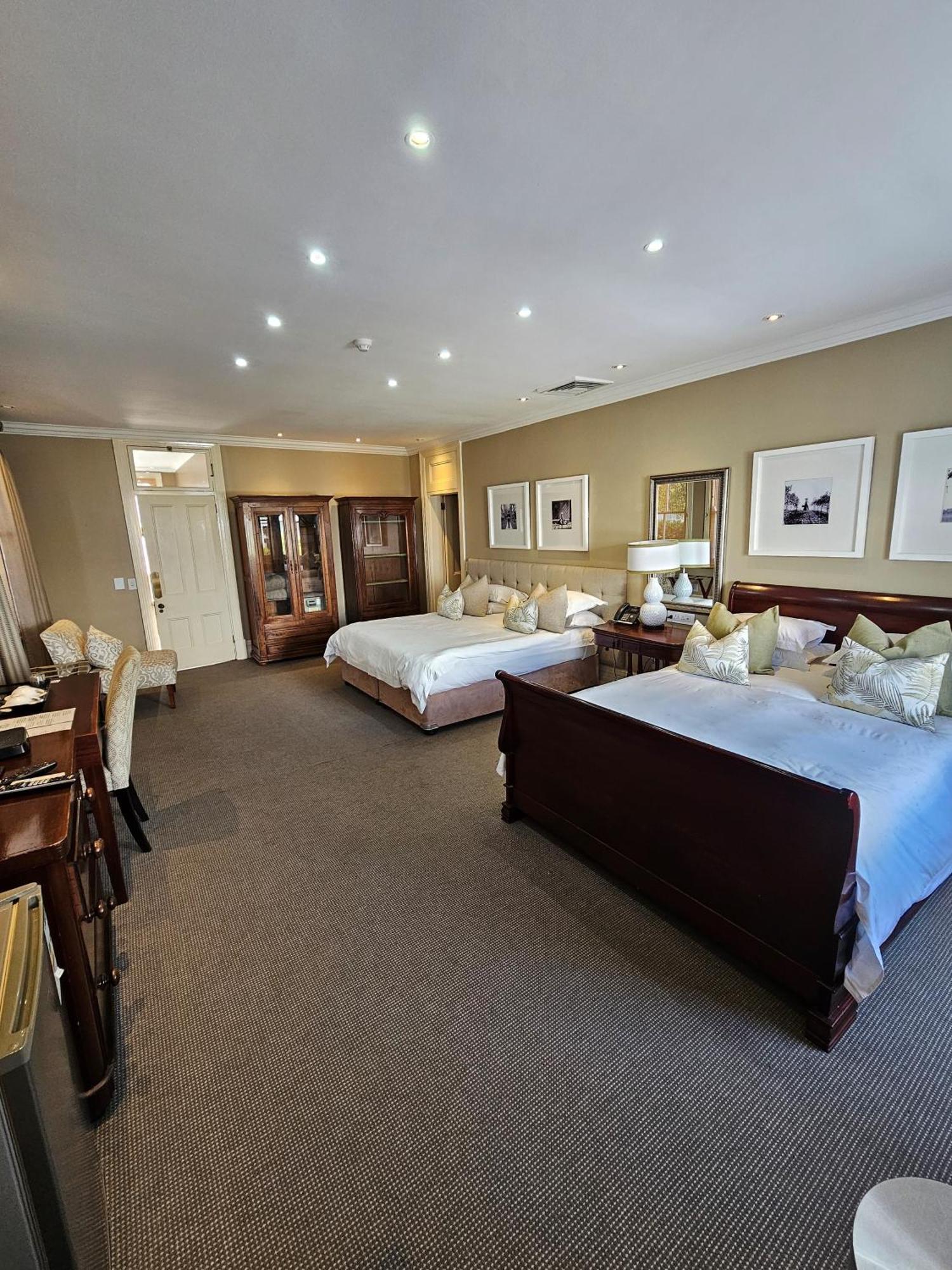 Quarters Hotel Ντούρμπαν Εξωτερικό φωτογραφία